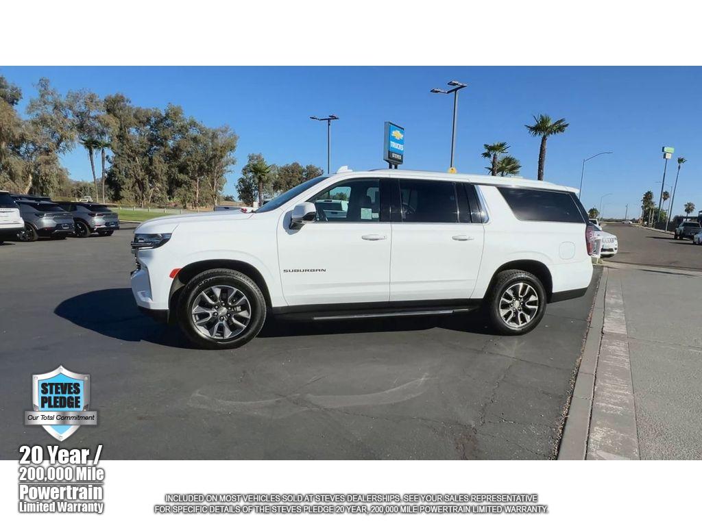 2022 Chevrolet Suburban LT photo 6