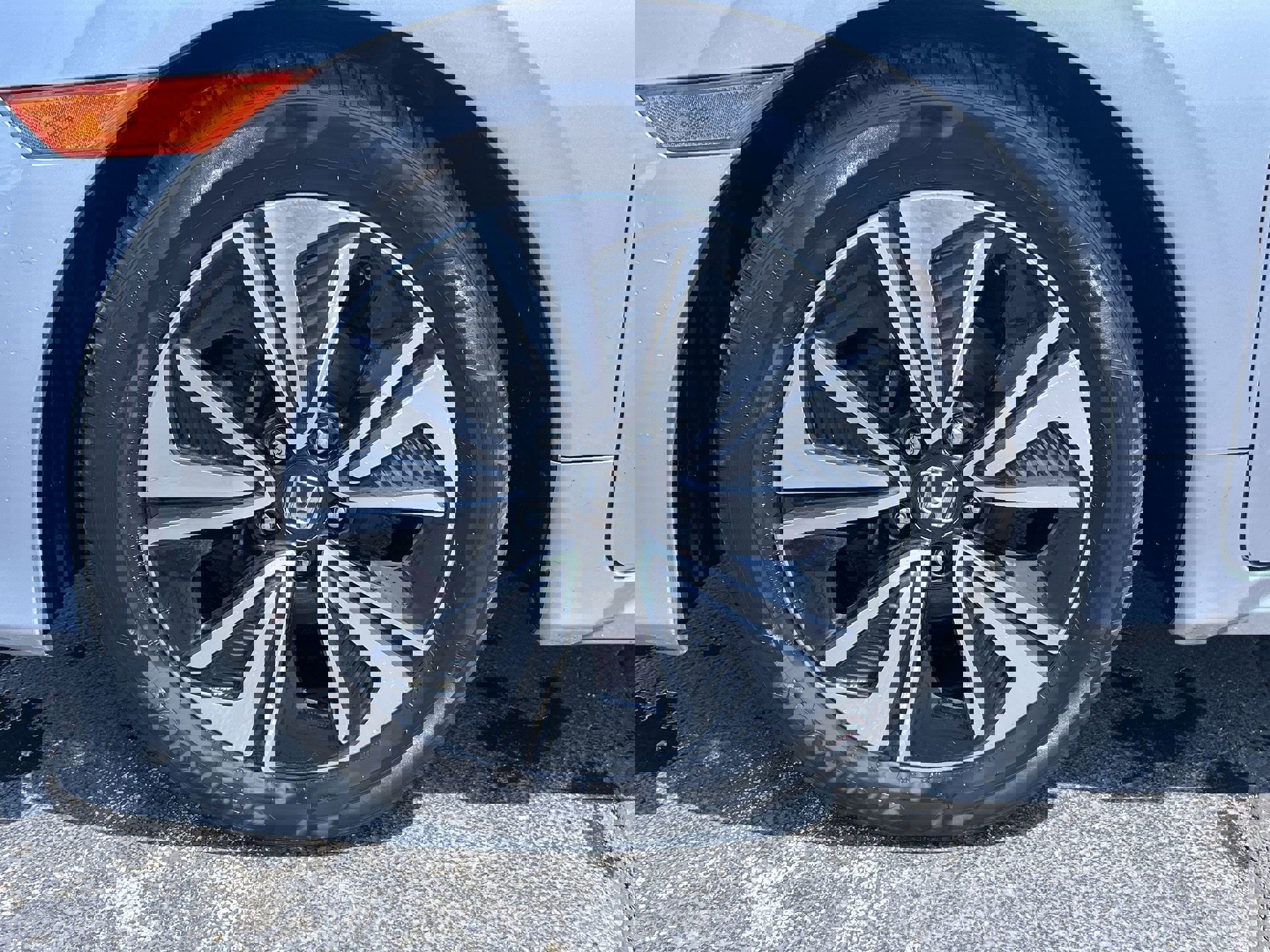 Used 2018 Honda Civic EX-T with VIN JHMFC1F33JX030920 for sale in Kansas City