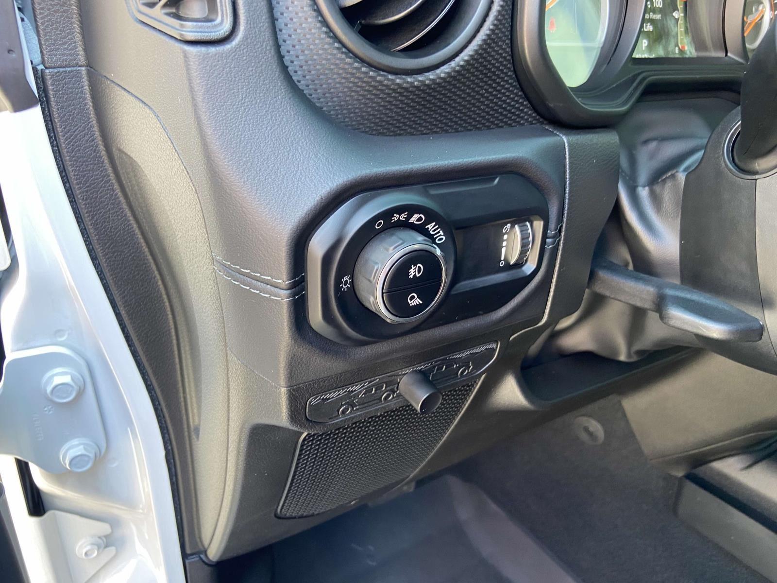 2024 Jeep Gladiator Mojave photo 9