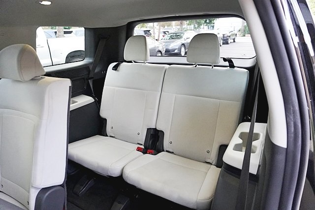 Used 2025 Black Hyundai SE image 18