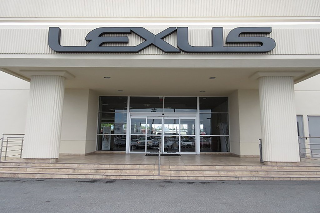 2025 Lexus UX photo 25