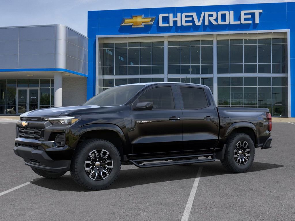 2024 Chevrolet Colorado LT photo 2