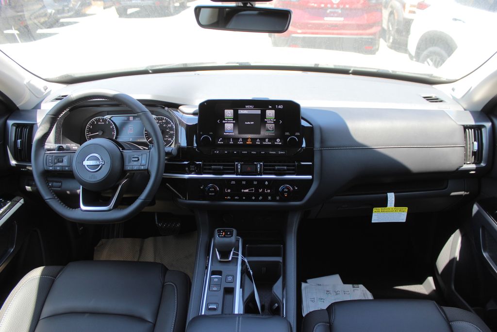 2025 Nissan Pathfinder SL photo 16