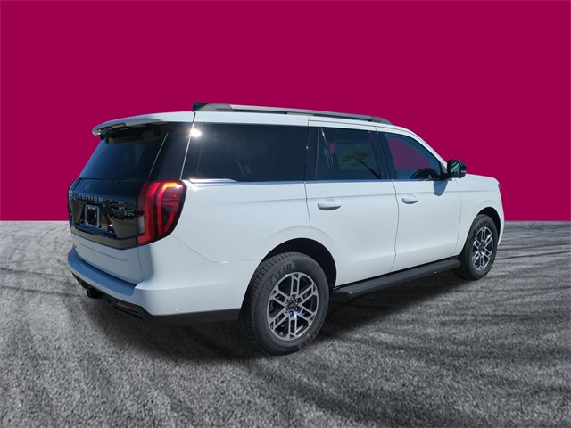 2025 Ford Expedition photo 2