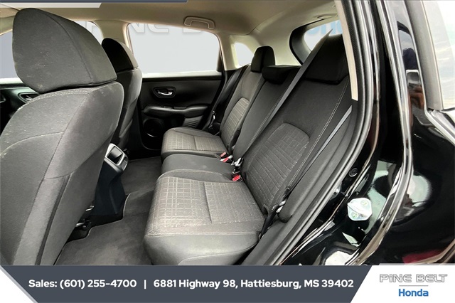 2025 Honda HR-V LX photo 17