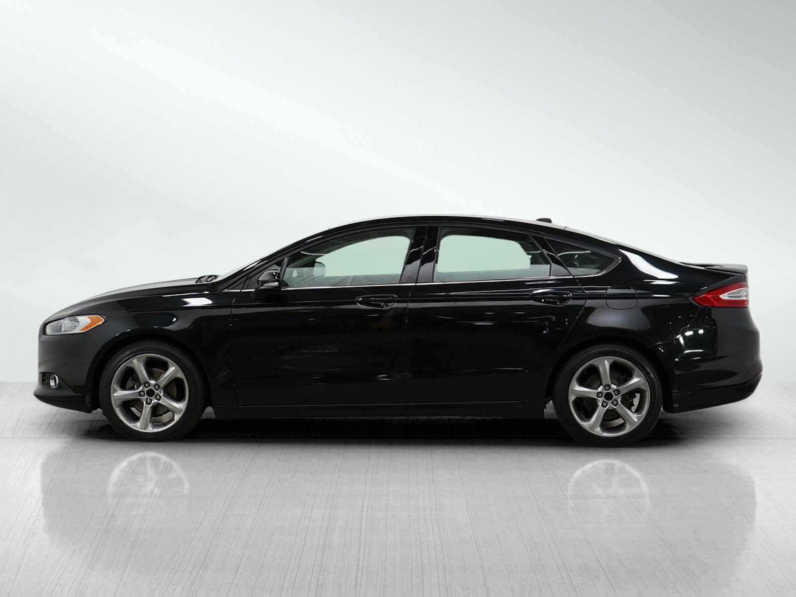 Used 2015 Ford Fusion SE with VIN 1FA6P0H77F5107927 for sale in Burnsville, Minnesota