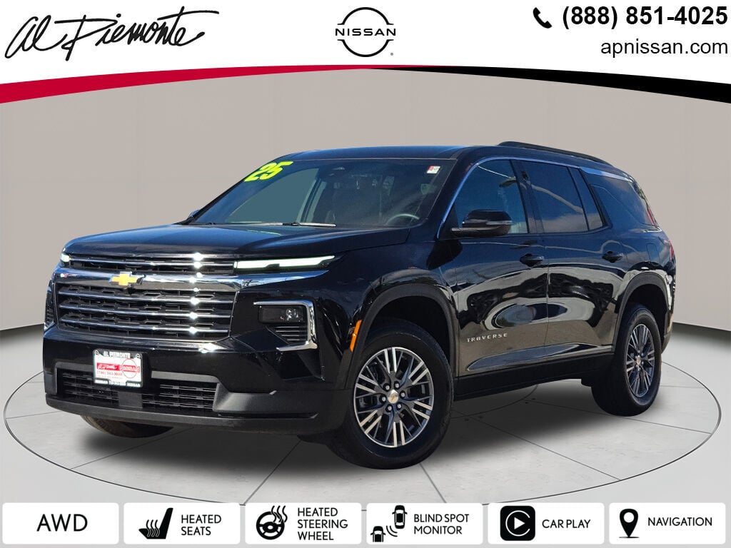 2025 Chevrolet Traverse LT's photo