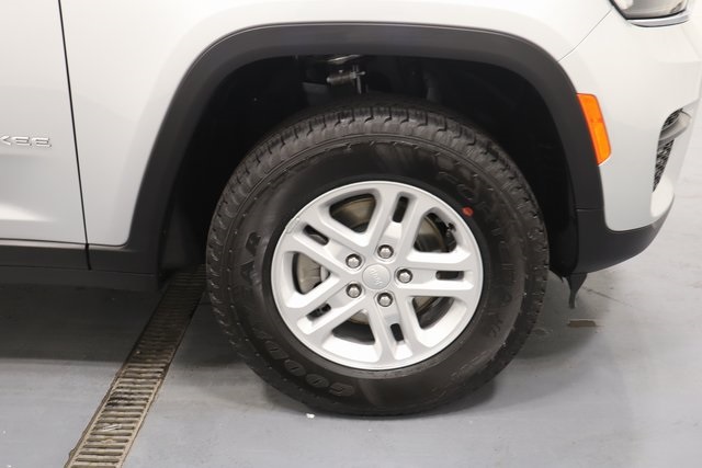 2025 Jeep Grand Cherokee Laredo photo 25