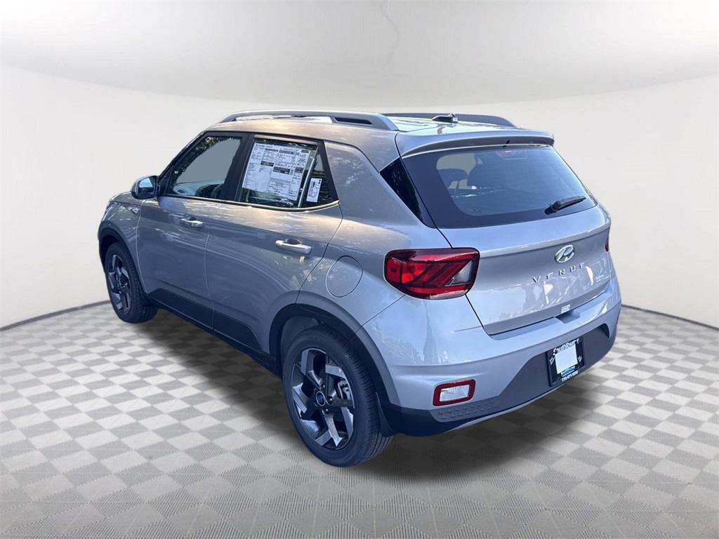 2026 Hyundai Venue SEL photo 4