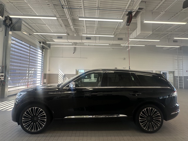 2020 Lincoln Aviator Black Label photo 6