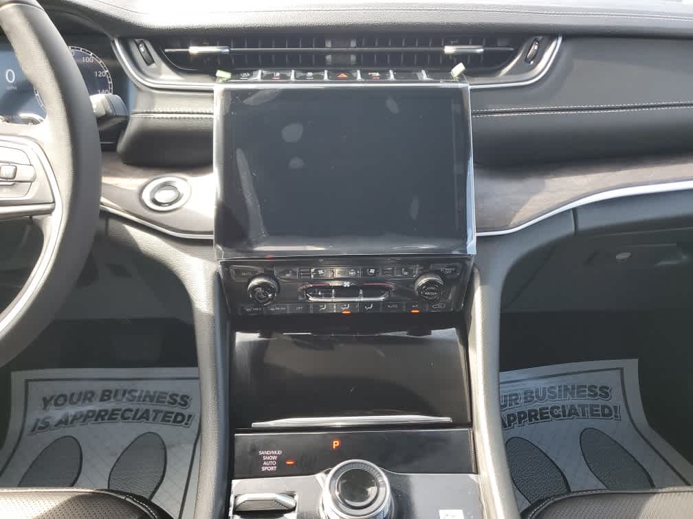 2025 Jeep Grand Cherokee Limited photo 18
