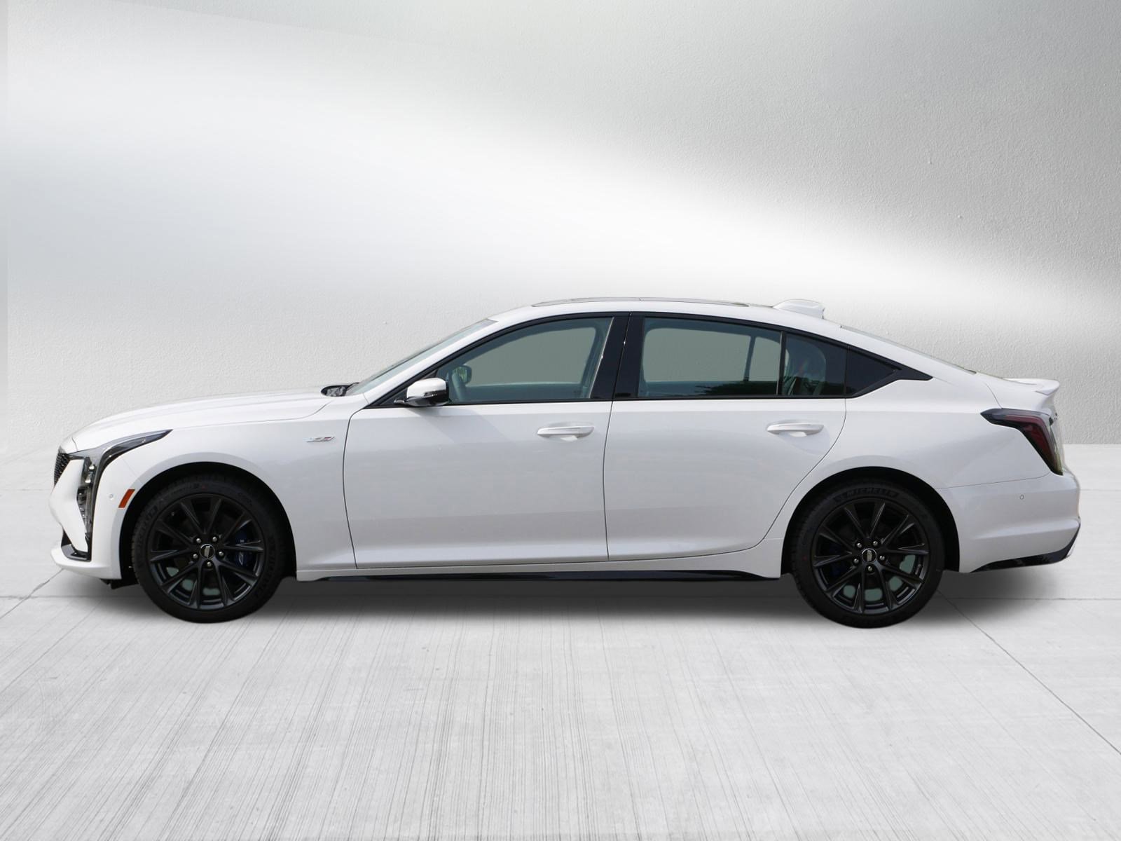 2026 Cadillac CT5 V photo 4