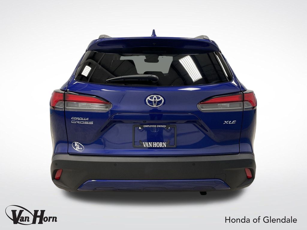 2023 Toyota Corolla Cross XLE photo 13