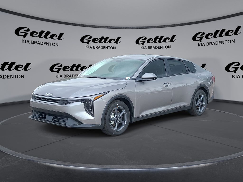 2025 Kia K4 LXS's photo
