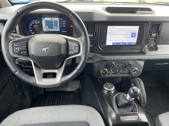 2022 Ford Bronco Big Bend photo 2