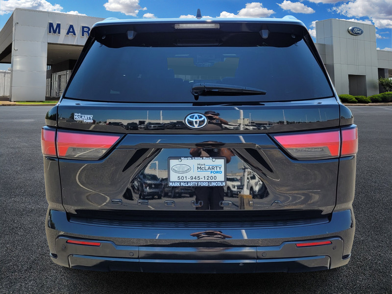 2023 Toyota Sequoia Platinum photo 4