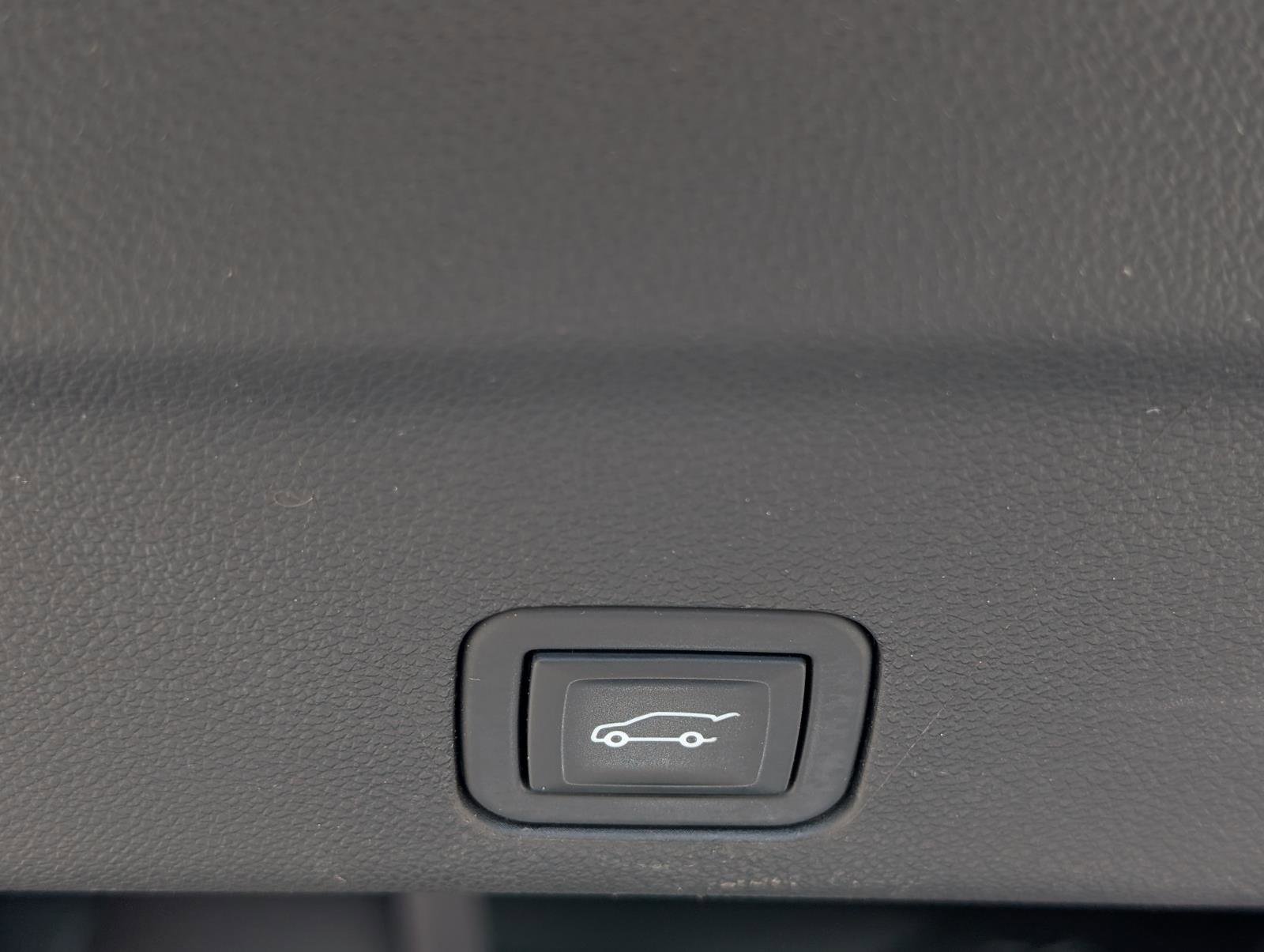 2023 Gmc Yukon Denali photo 4