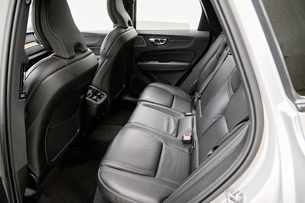 2023 VOLVO XC60 - Image 21