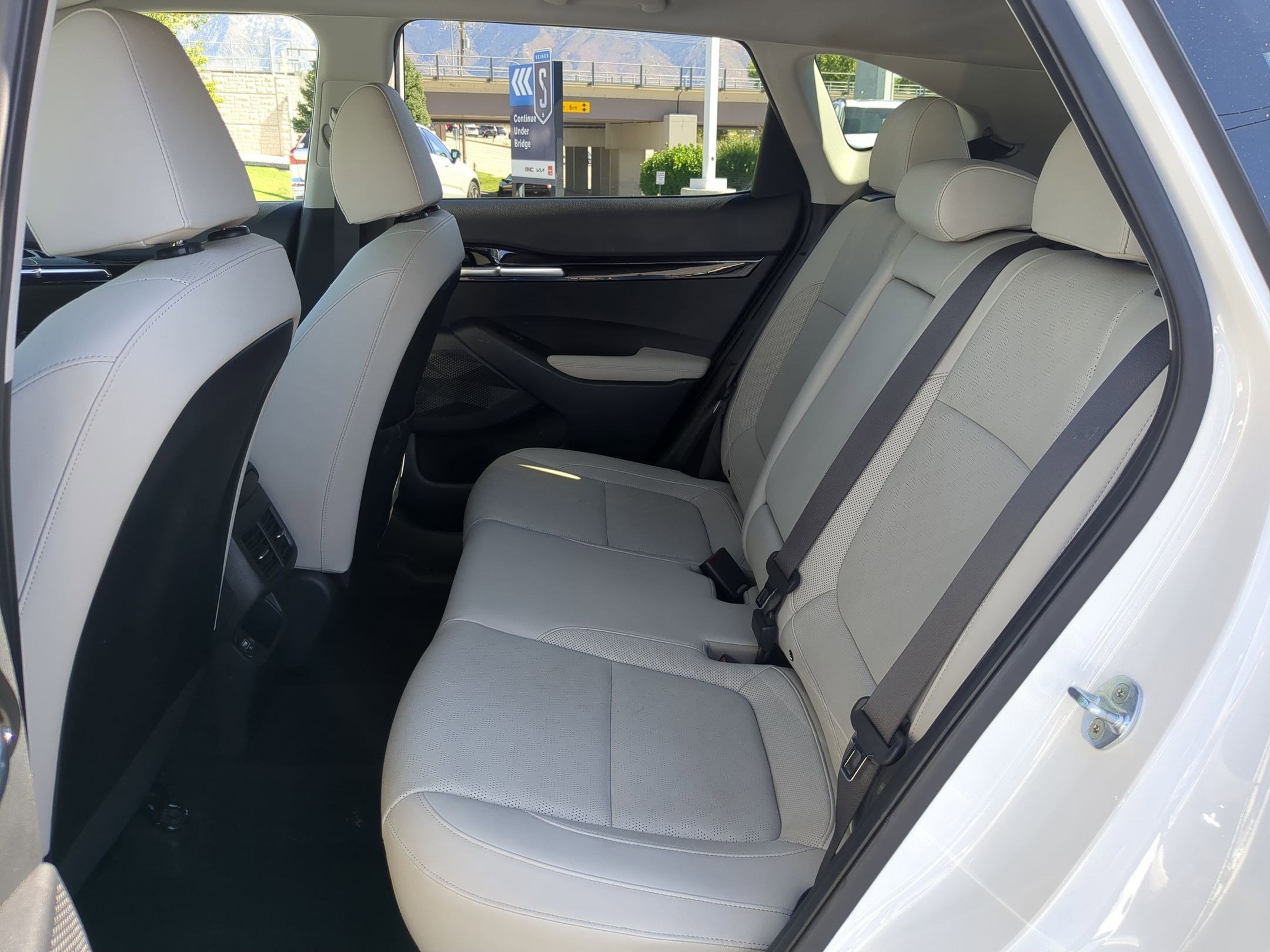 2022 Kia Seltos EX photo 18