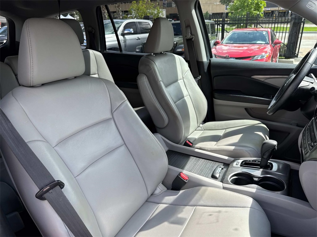 2017 Honda Pilot EX-L photo 9