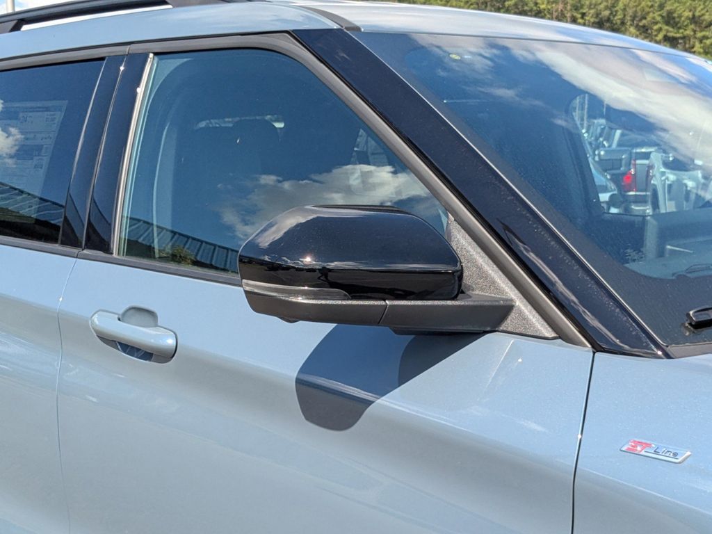 2025 Ford Explorer ST-Line photo 11