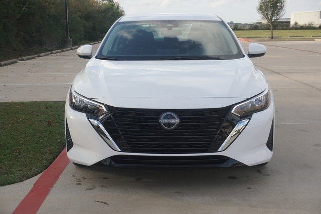 2025 Nissan Sentra SV photo 2