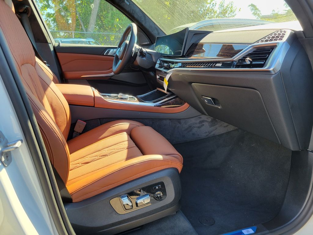 2026 Bmw X7 M60i photo 10