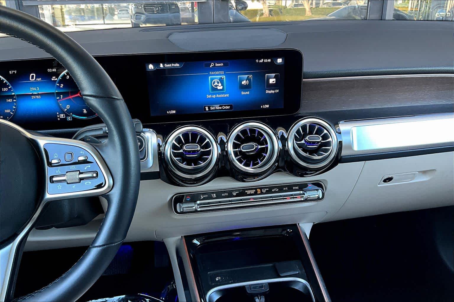 2023 Mercedes Benz GLB 250 photo 3