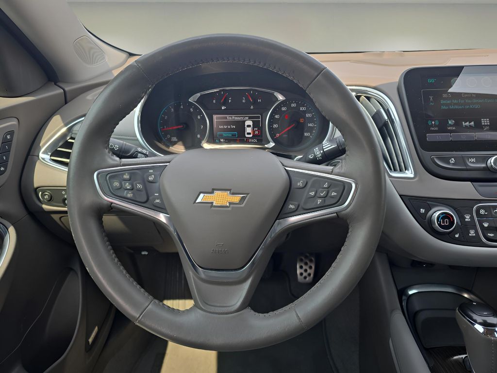 2017 Chevrolet Malibu Premier photo 19