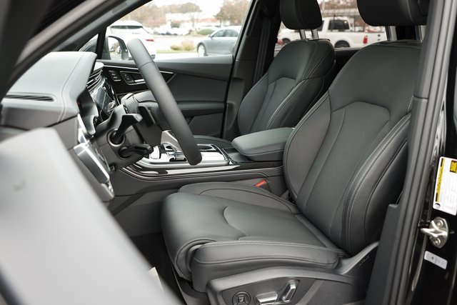 2025 Audi Q7 55 Prestige photo 21