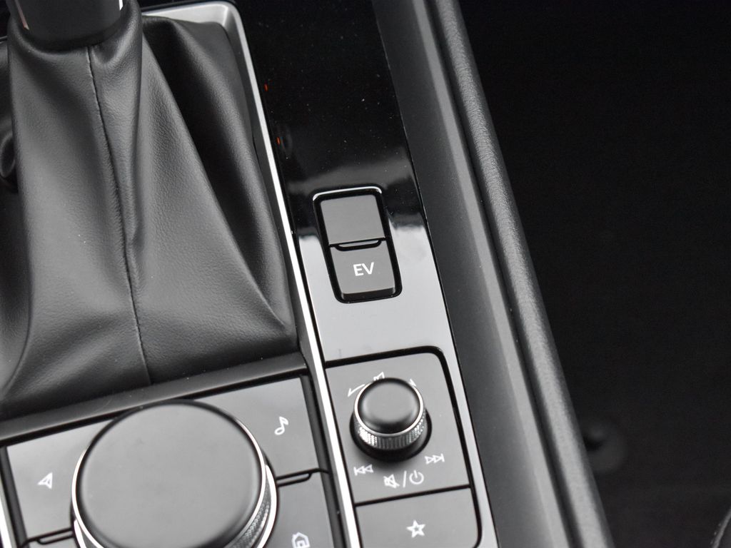 2025 Mazda CX-50 Premium photo 16