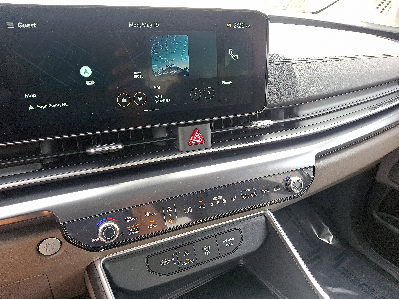 2025 Kia Carnival LXS photo 8