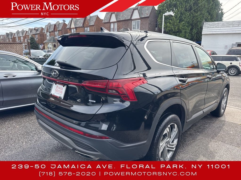 2021 Hyundai Santa Fe SE photo 2