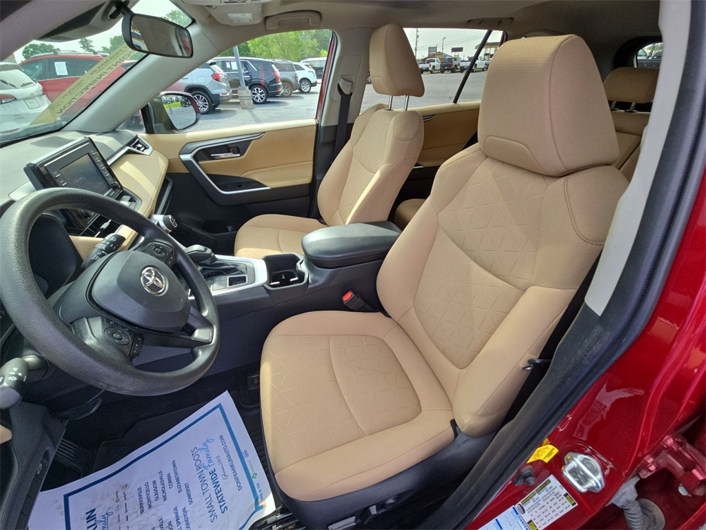 2022 Toyota RAV4 XLE photo 15
