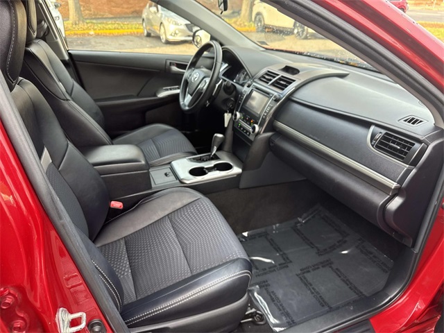 2014 Toyota Camry L photo 15