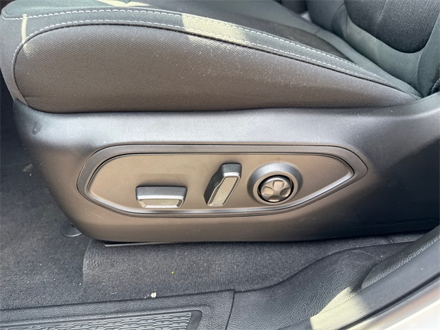 2025 Jeep Grand Cherokee Laredo photo 14