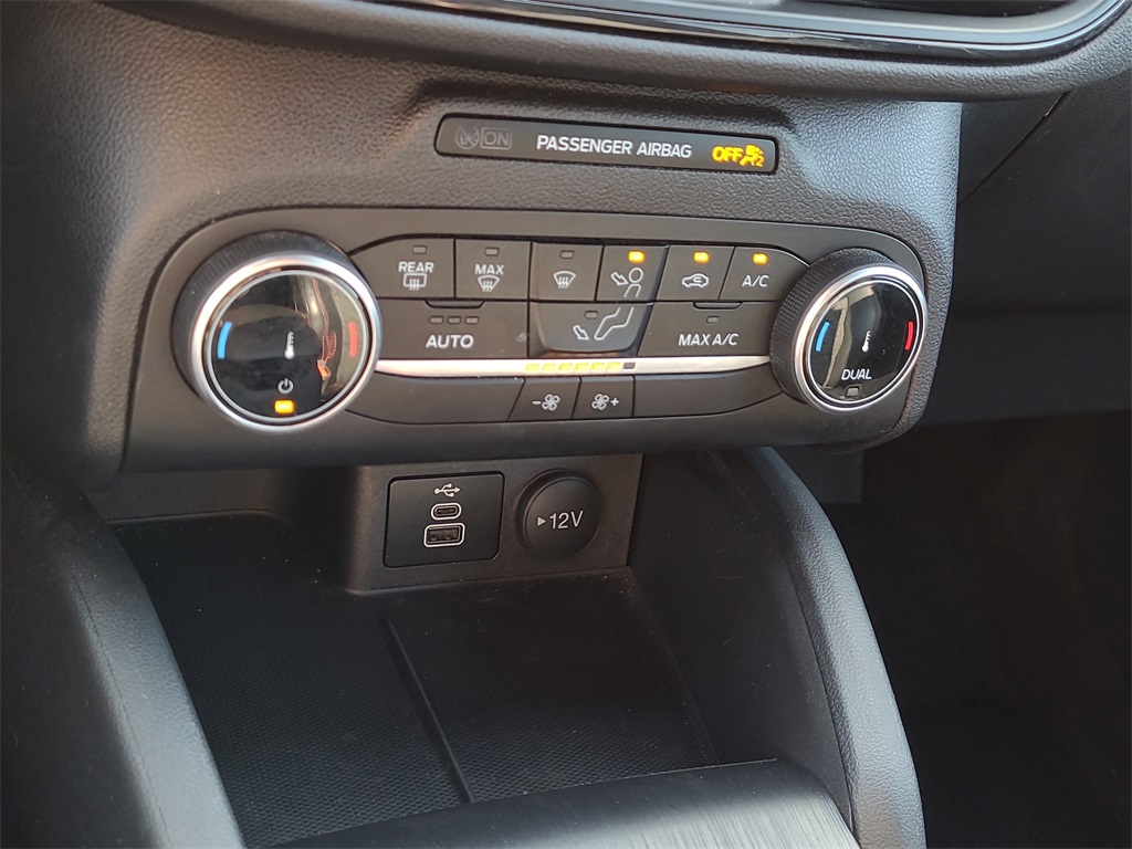2024 Ford Escape ST-Line photo 25