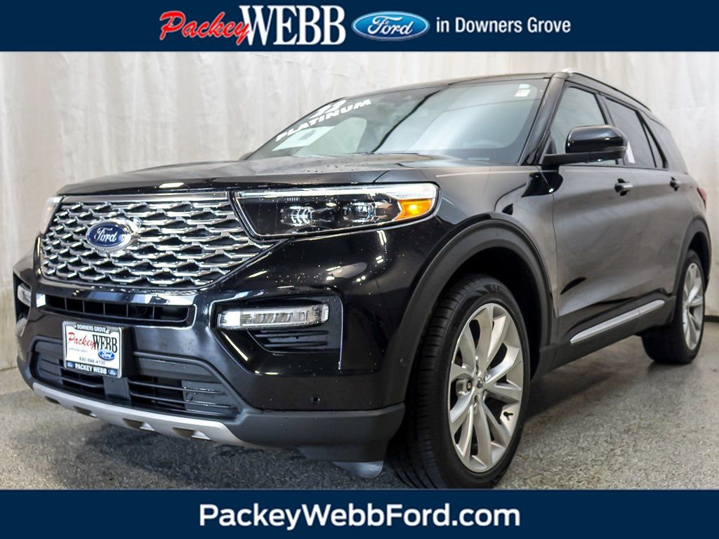 2022 Ford Explorer Platinum's photo