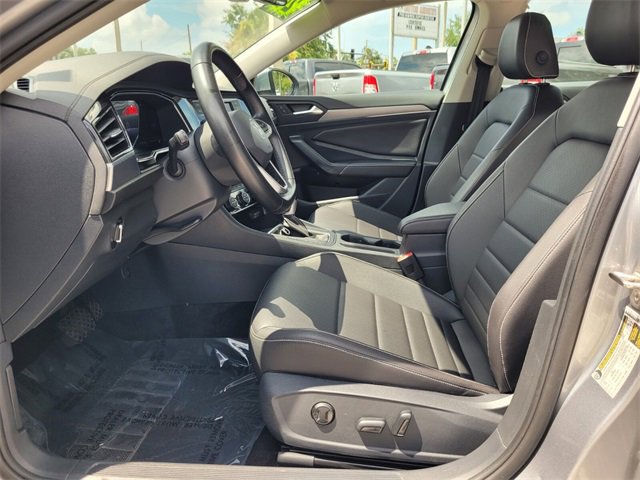 2024 Volkswagen Jetta SE photo 8