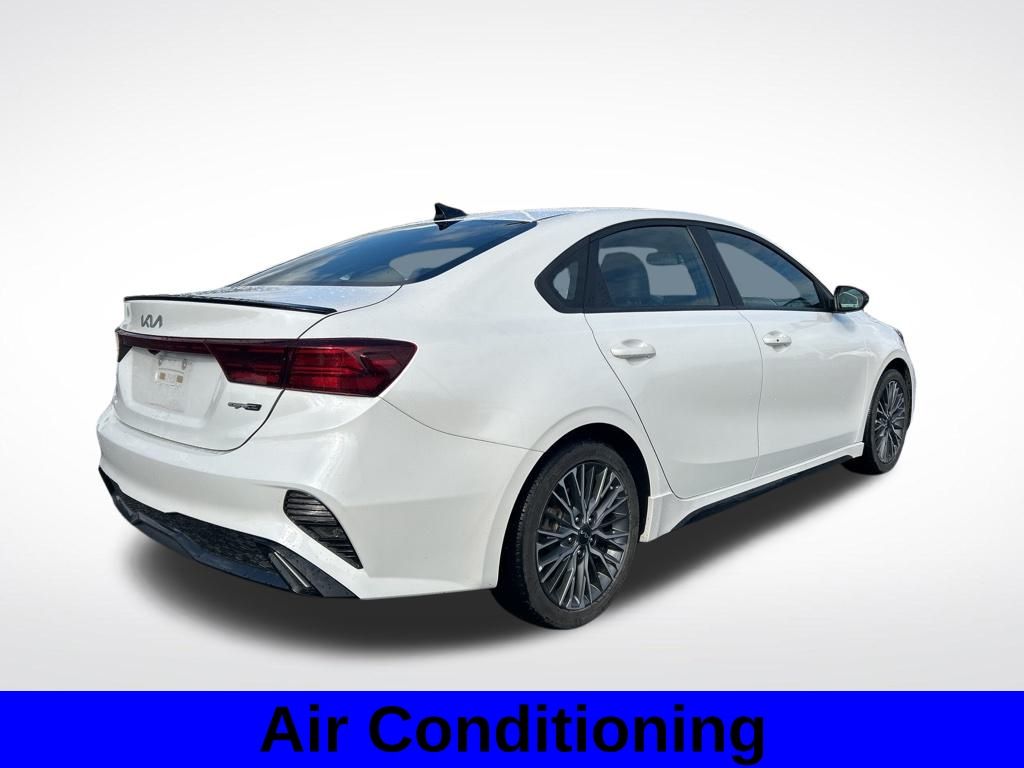 2022 Kia Forte GT-Line photo 4