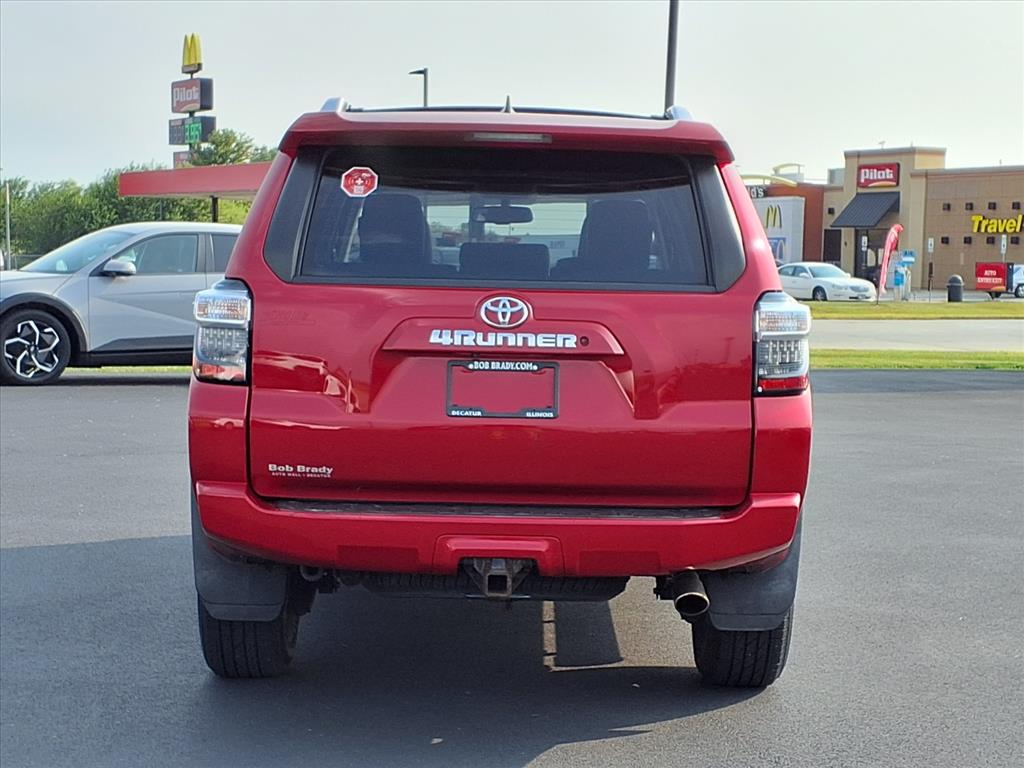 2016 Toyota 4Runner SR5 photo 12