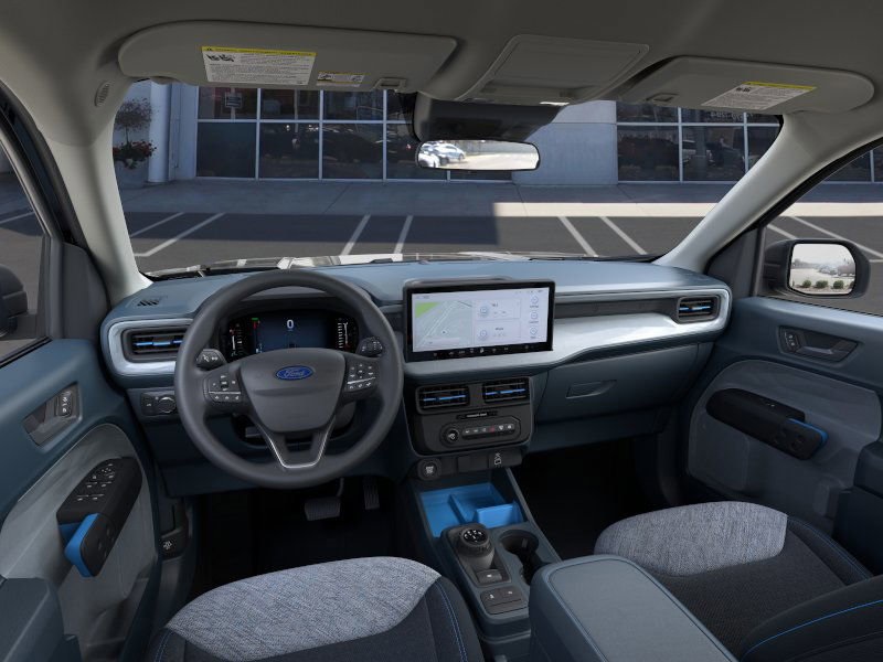 2025 Ford Maverick XLT photo 2