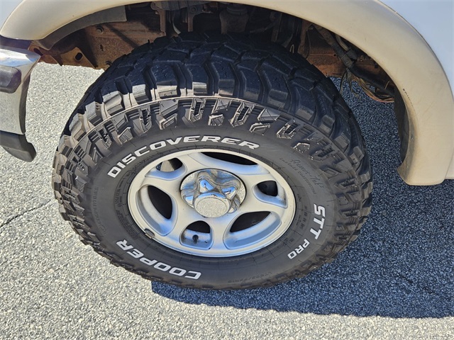 1998 Ford F-150 Lariat photo 14