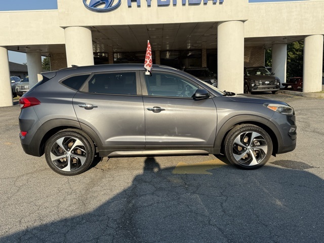 Used 2016 Hyundai Tucson Limited with VIN KM8J33A25GU053871 for sale in Martinsburg, WV