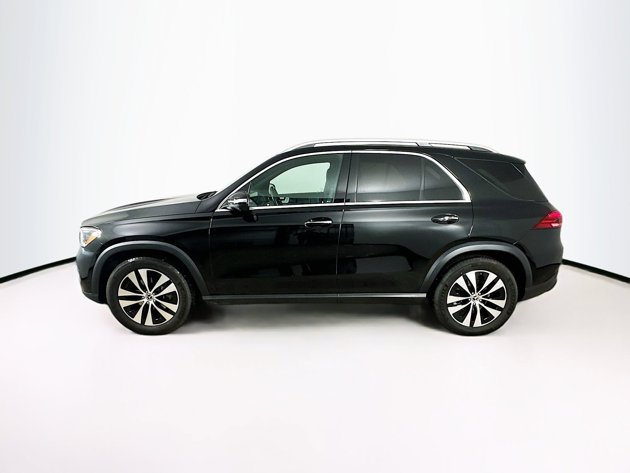 2024 Mercedes Benz GLE 350 4MATIC photo 2