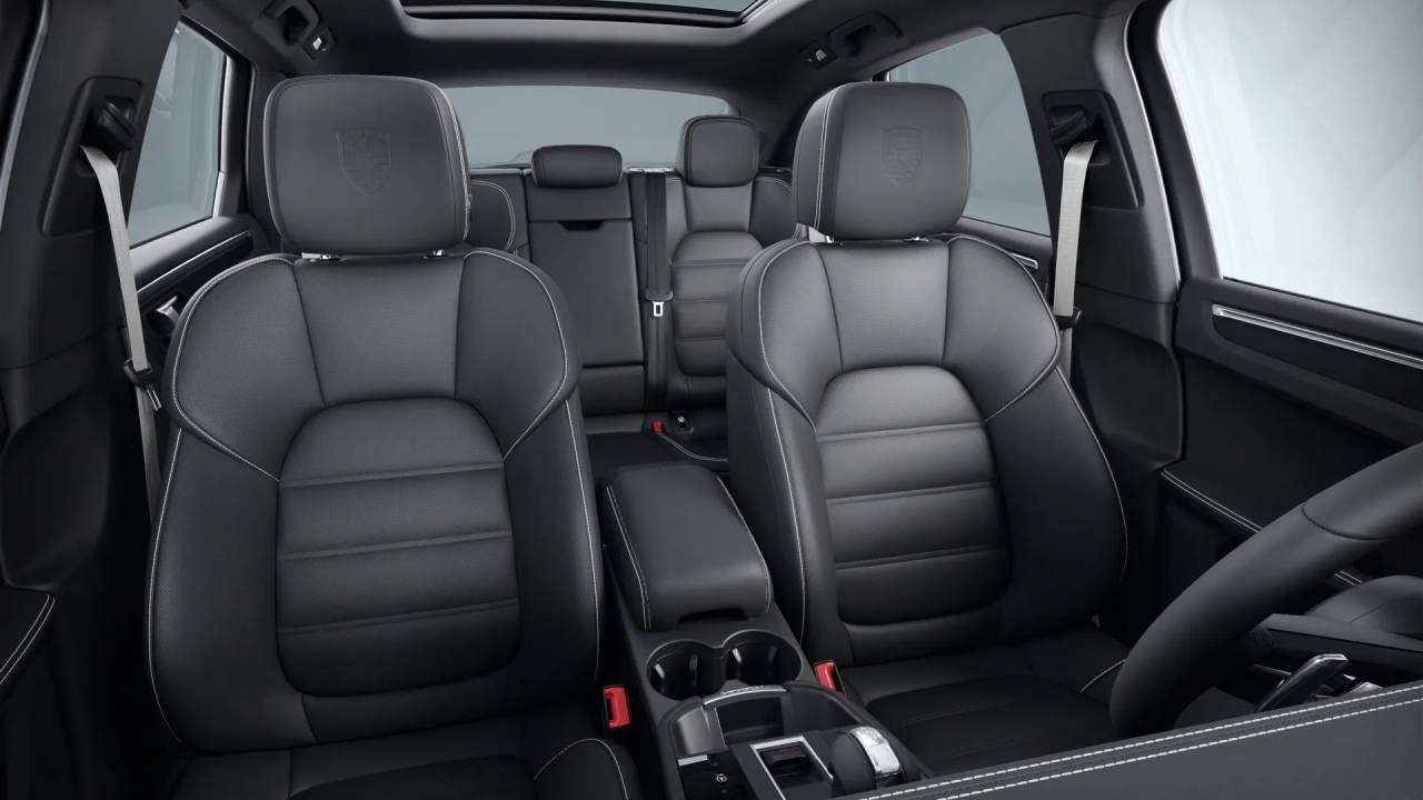 2026 Porsche Macan T photo 10
