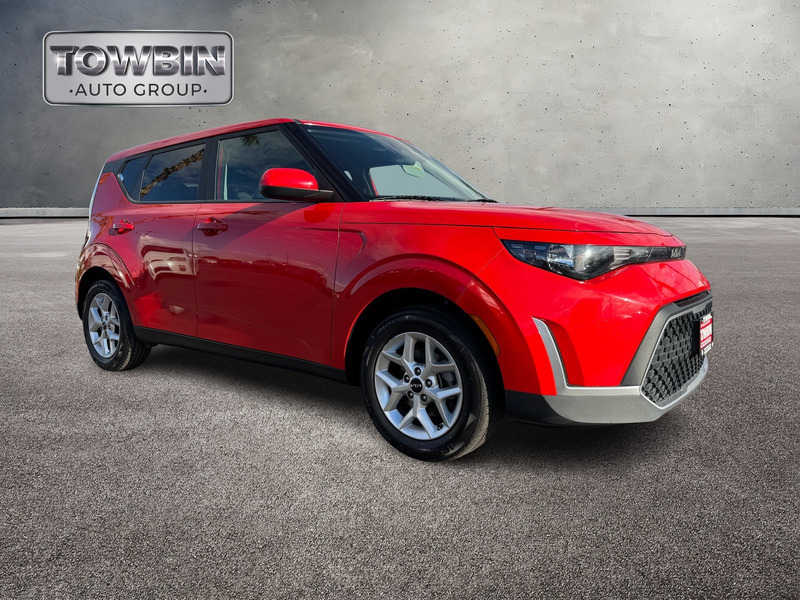 2023 Kia Soul LX photo 2