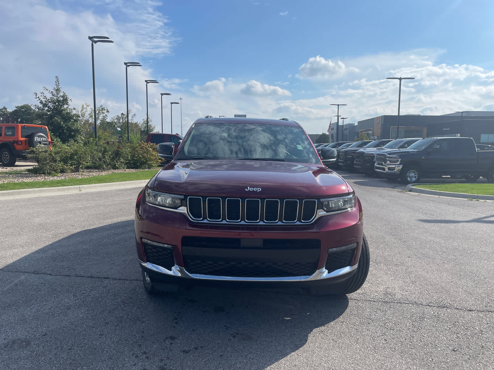 2025 Jeep Grand Cherokee Limited photo 3