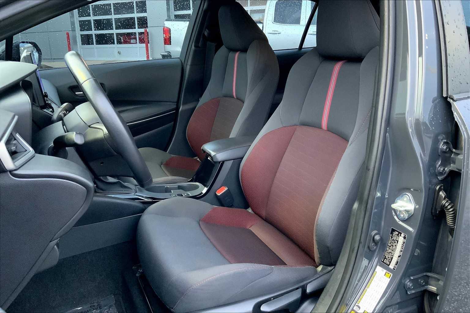 2023 Toyota Corolla SE photo 7