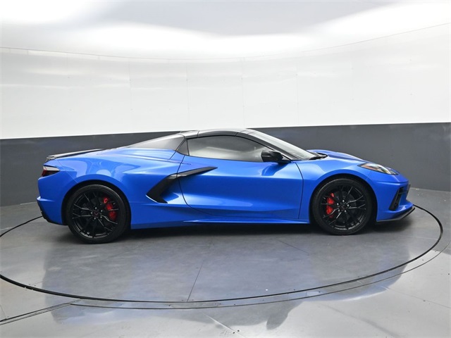 2025 Chevrolet Corvette Stingray 3LT photo 2
